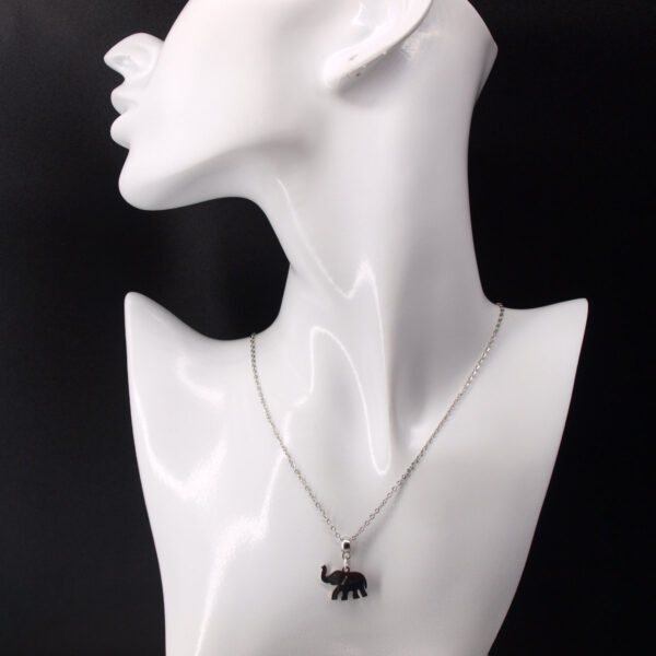 Collier acier inoxydable éléphant AI-165